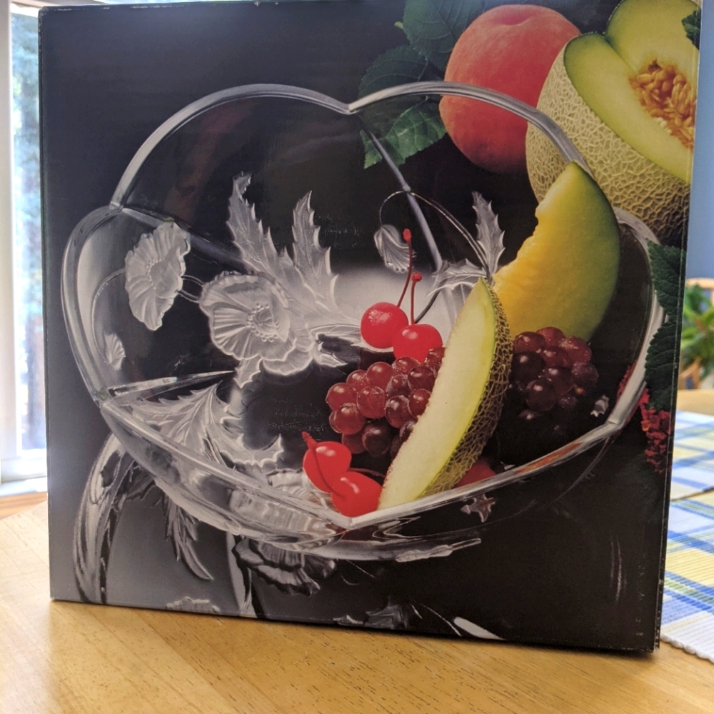 CRYSTAL SALAD BOWL